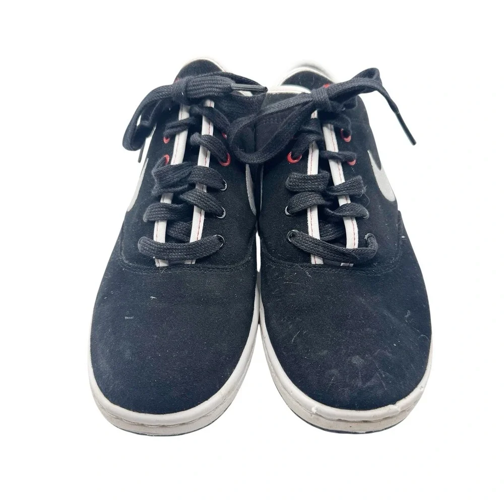 Nike Women 6 Black Sneaker Nike Swoosh